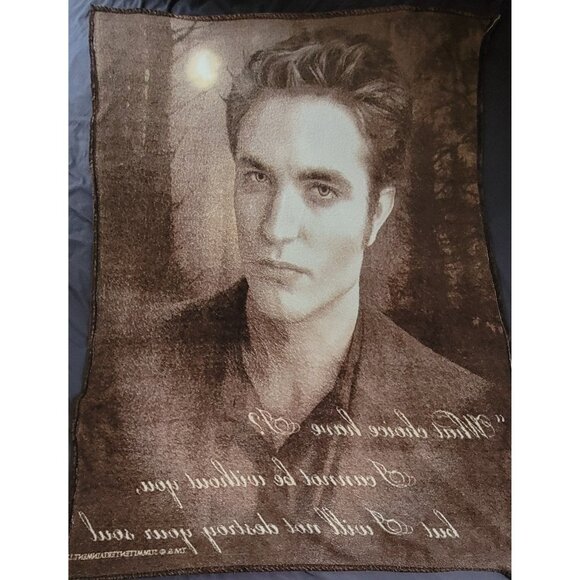 Official Twilight Saga New Moon Edward Fleece Throw - Picture 6 of 9